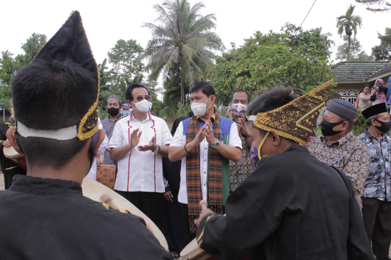 Kedatangan Cawagub Syafril Disambut Hangat dan Antusias Masyarakat Margo Tabir 