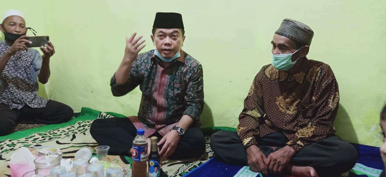 Silaturrahmi dengan Tukang Jamu, Al Haris Kenalkan Ramuan Daun Sungkai