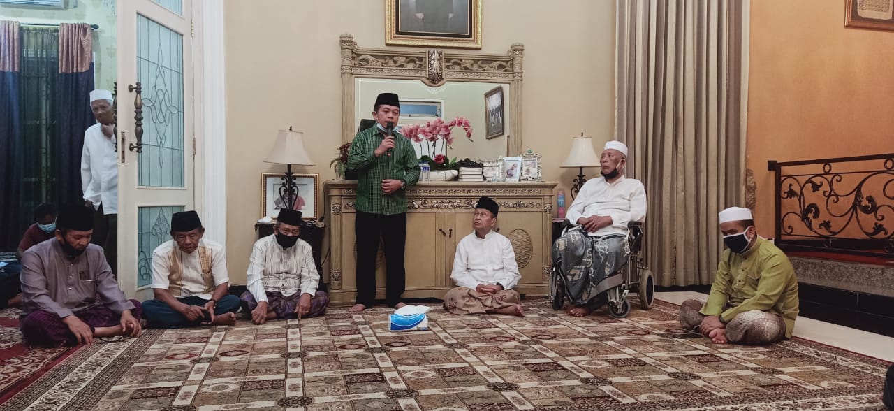 Kyai Sepuh Seberang Doakan Haris-Sani Jadi Gubernur