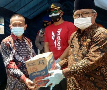 Wabup Kerinci Serahkan Bantuan Korban Musibah Kebakaran Muara Semerah Mudik