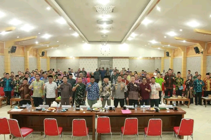 Bupati UAS Pimpin Rakor Forkopimda: Perkuat Kewaspadaan Dini, Jaga Kondusifitas Tanjab Barat