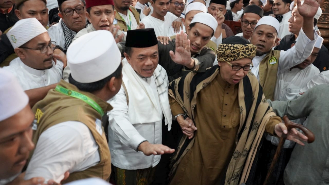 Gubernur Al Haris Hadiri Tabligh Akbar Bersama Buya Yahya 