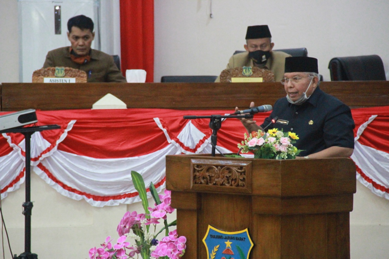 Bupati Tanjab Barat Tanggapi Pemandangan Umum Fraksi 