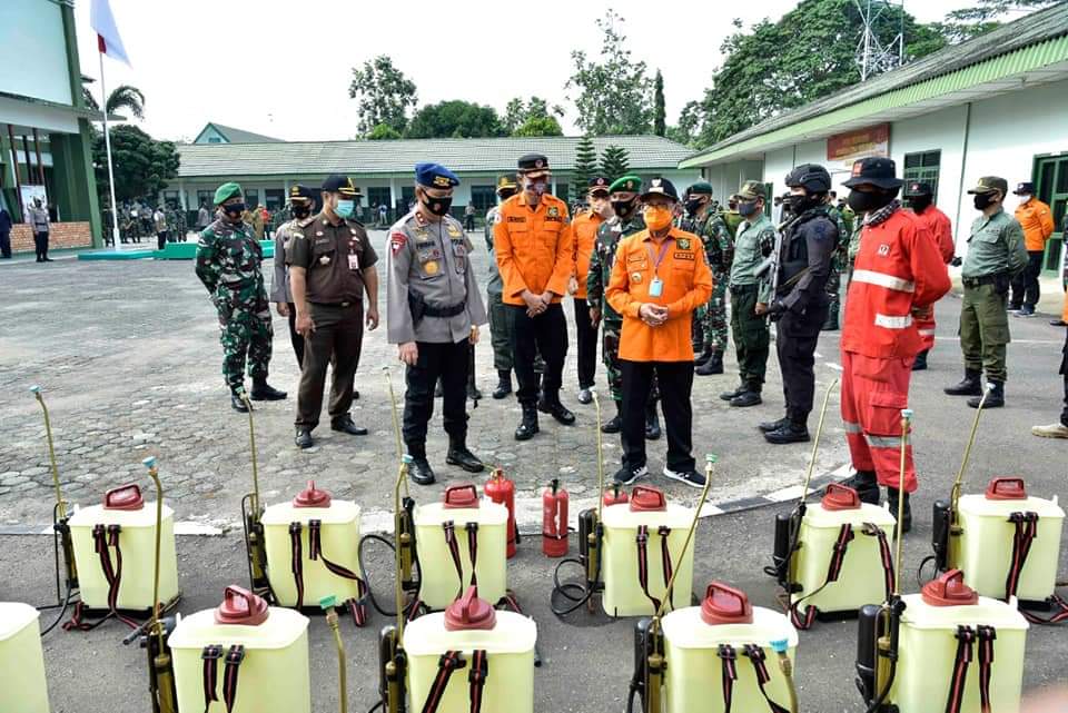 GUBERNUR JAMBI LEPAS PETUGAS PATROLI PENCEGAHAN KARHUTLA   