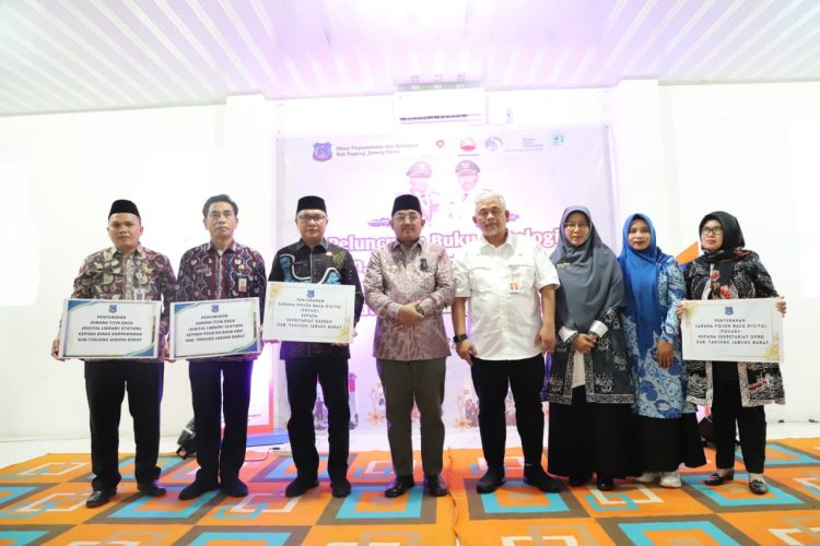 Titik Baca Digital Hadir di Serambi Tungkal dan RSUD KH. Daud Arif, Bupati Tanjab Barat Ajak Masyarakat Gemar Membaca