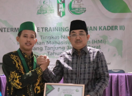 Bupati Anwar Sadat Menjadi Pemateri LK II Tingkat Nasional HMI Cabang Tanjab Barat