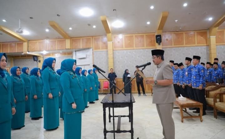 Bupati Tanjab Barat Kukuhkan Ketua dan Pengurus Tim Penggerak PKK Kabupaten Periode 2025-2030