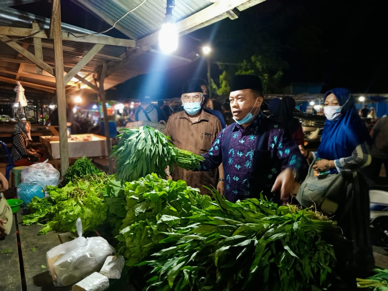 Tengah Malam Haris Blusukan ke Pasar Induk Talang Gulo