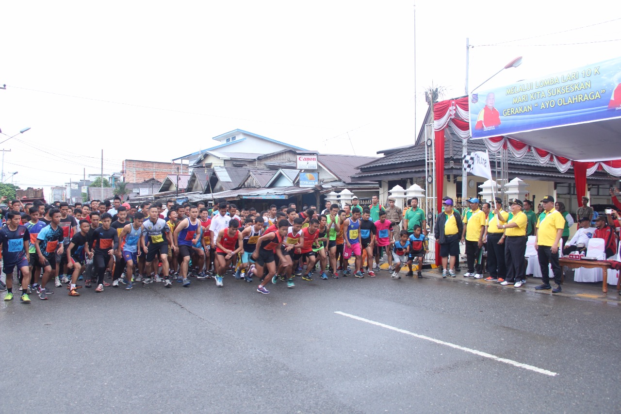 Bupati H. Safrial lepas 450 peserta lomba Lari 10 Km