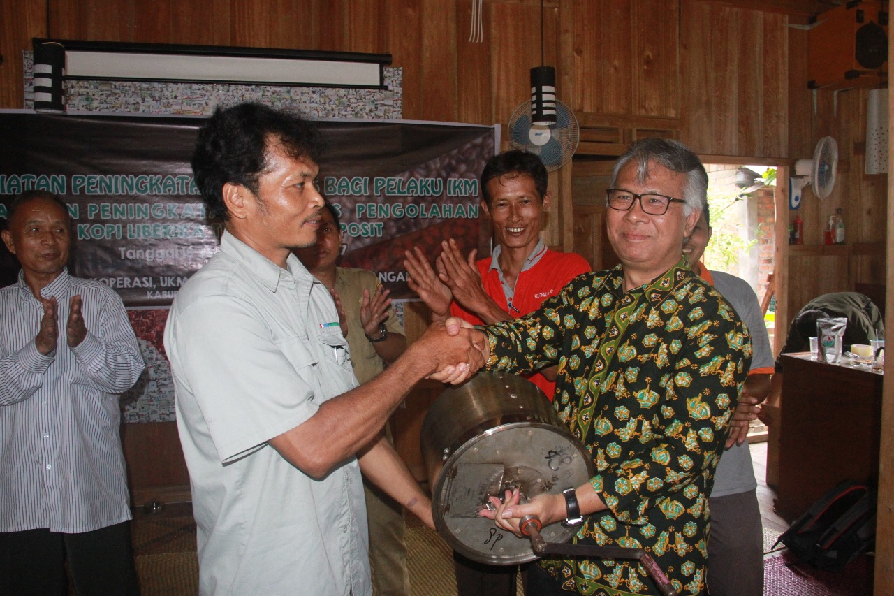 Diskoperindag Gelar Pelatihan Peningkatan Kualitas Kopi Liberika