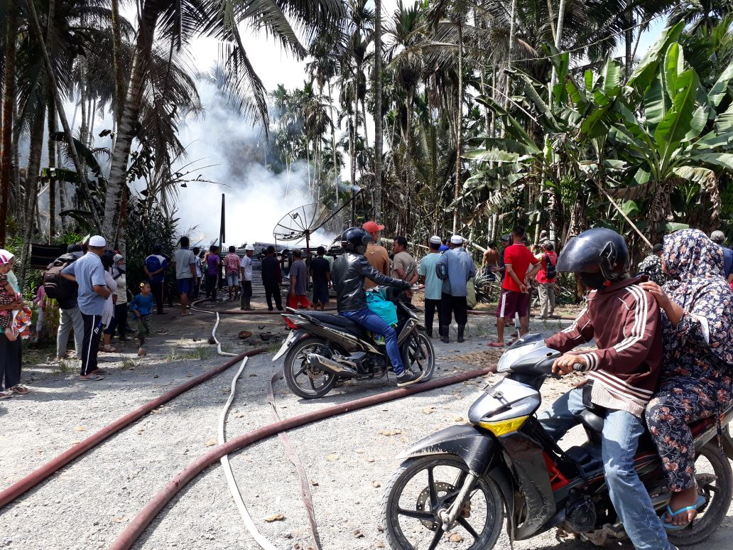 Rumah Bahrun Ludes Terbakar. 