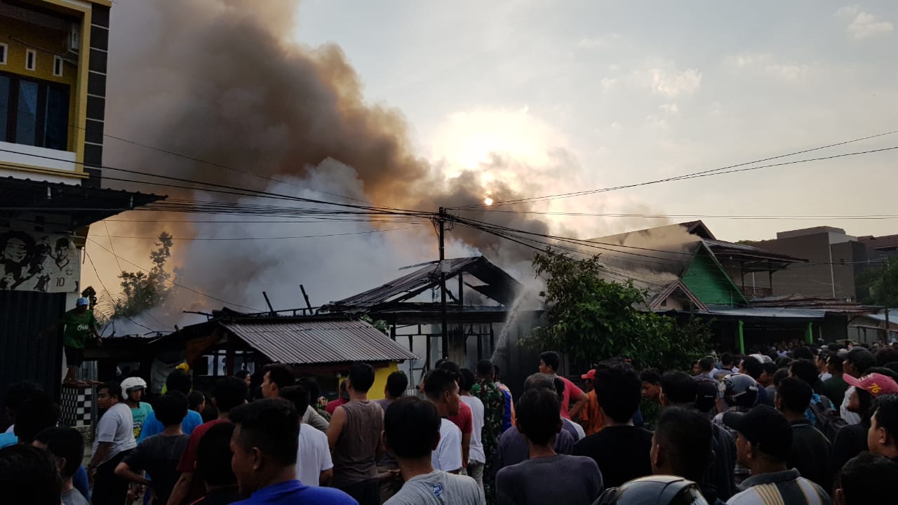 Api Ngamuk Di Kota Tungkal, 4 rumah Hangus Terbakar