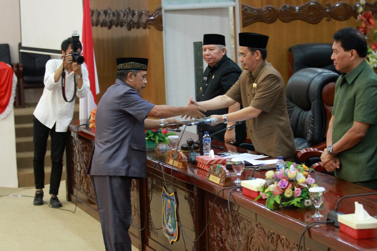 SELURUH FRAKSI APRESIASI 4 RAPERDA USULAN PEMKAB TANJAB BARAT