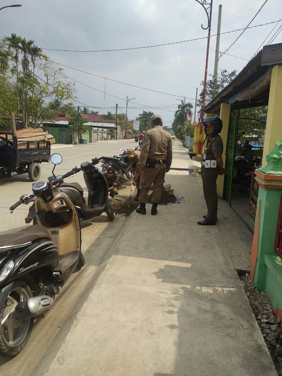 Pol PP Bongkar Paksa Kanstin Buatan warga