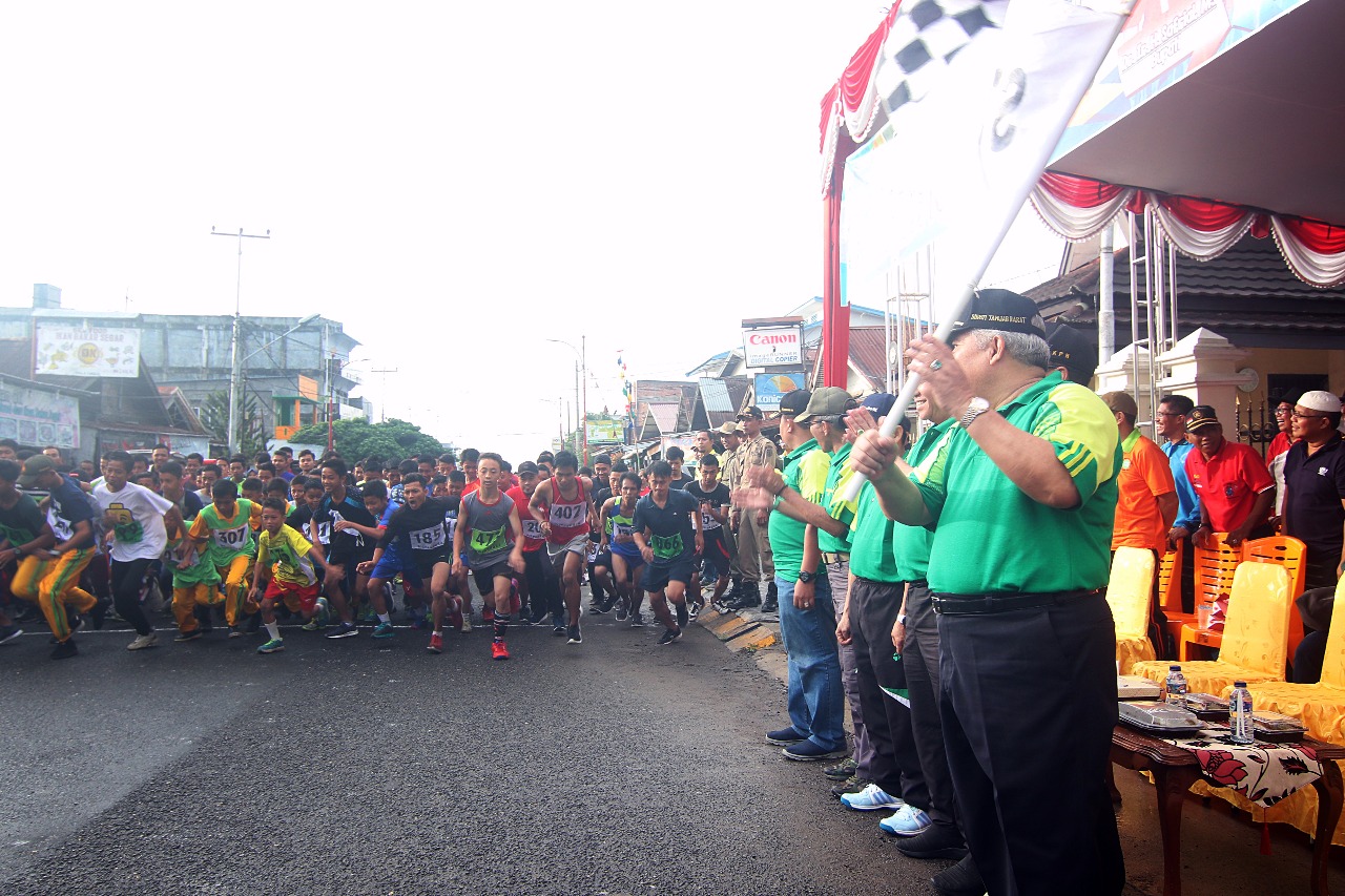 Diikuti 376 Peserta,  Bupati Safrial Buka Lomba Lari Marathon 10K