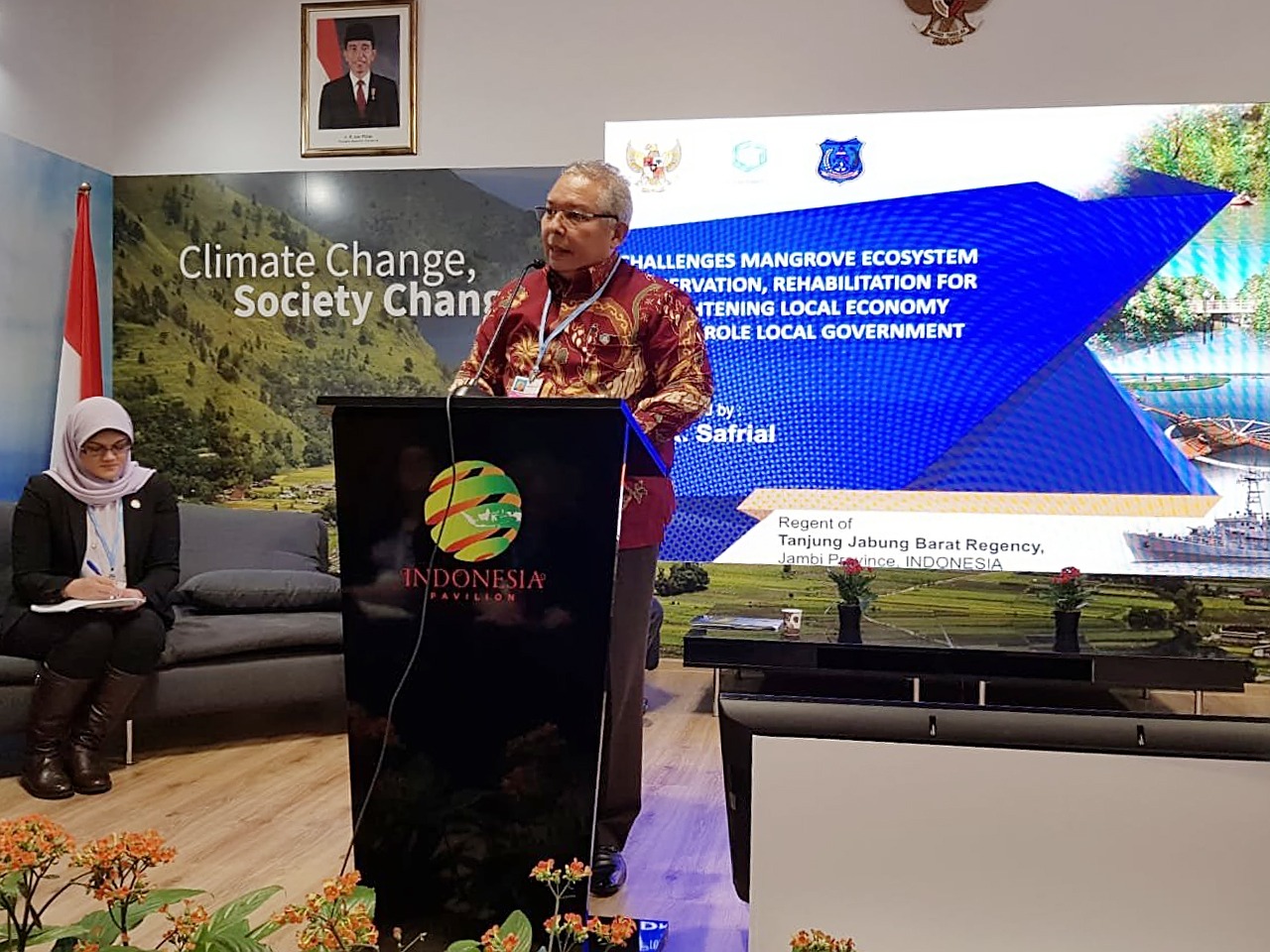 Bupati Tanjung Jabung Barat Menjadi Narasumber Pada UNNFCCC COP 24 Di Polandia