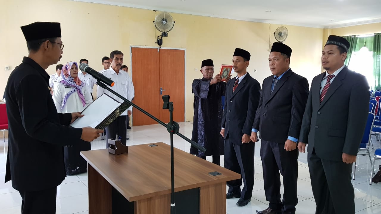 Kepala BKPSDM Lantik  Tiga Pejabat Bagian Pegadaan Barang dan Jasa Setda Tanjabbarat