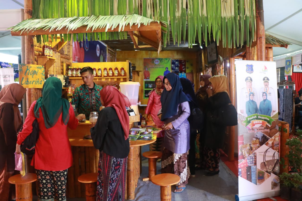 Stand Tanjabbar di Jambi Expo Ramai Pikat Pengunjung