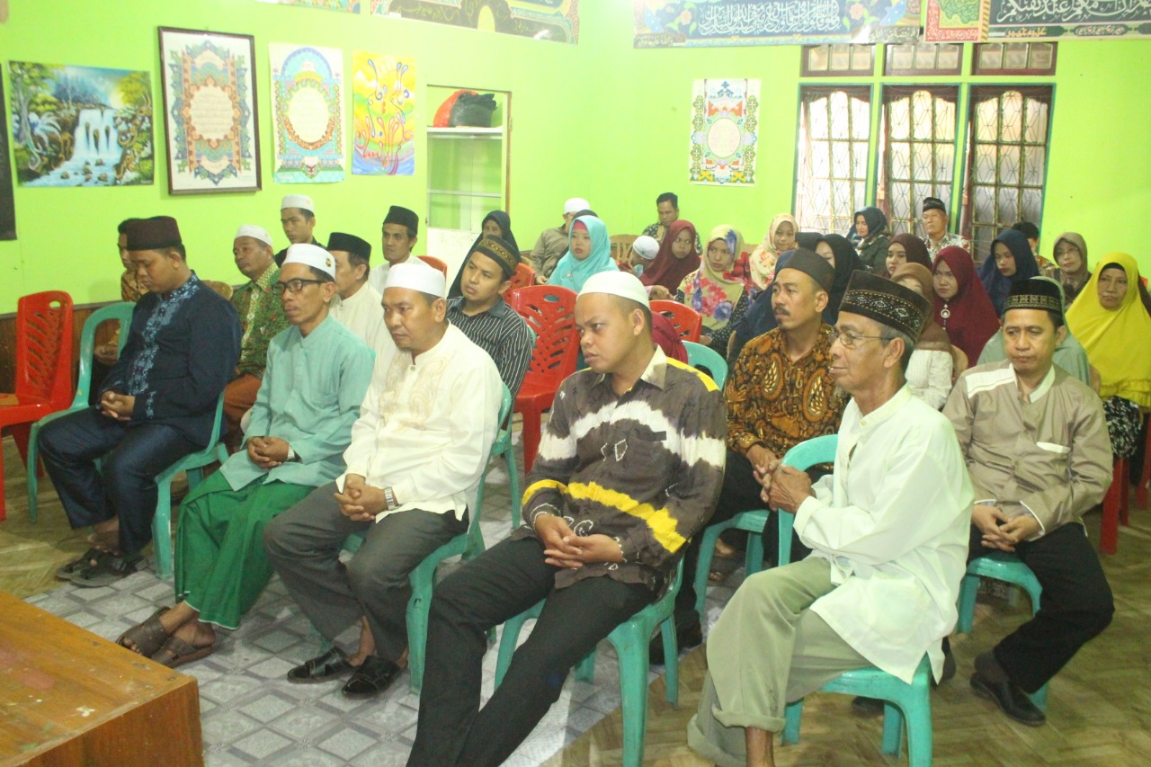 200 orang guru Ngaji dan Madrasah terima zakat dari baznas