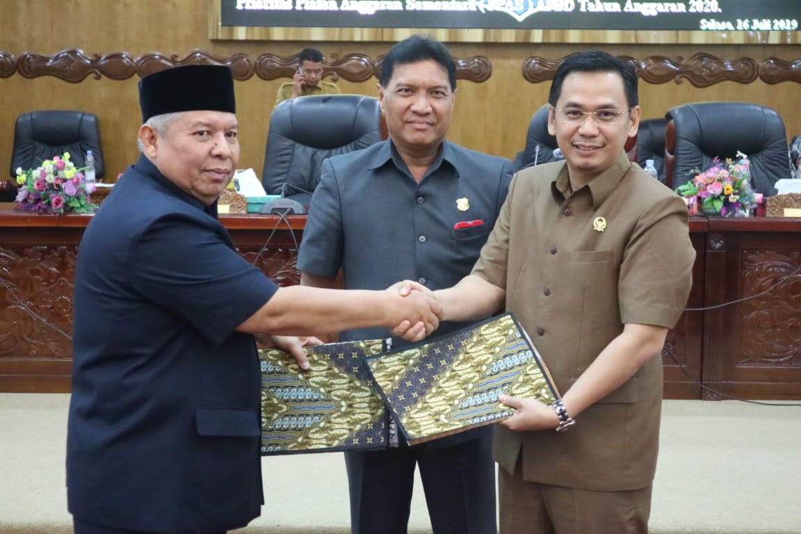 Pemkab Tanjabbar Dan DPRD Tanjabbar tanda Tangani Kebijakan Umum dan PPAS APBD Tahun 2020