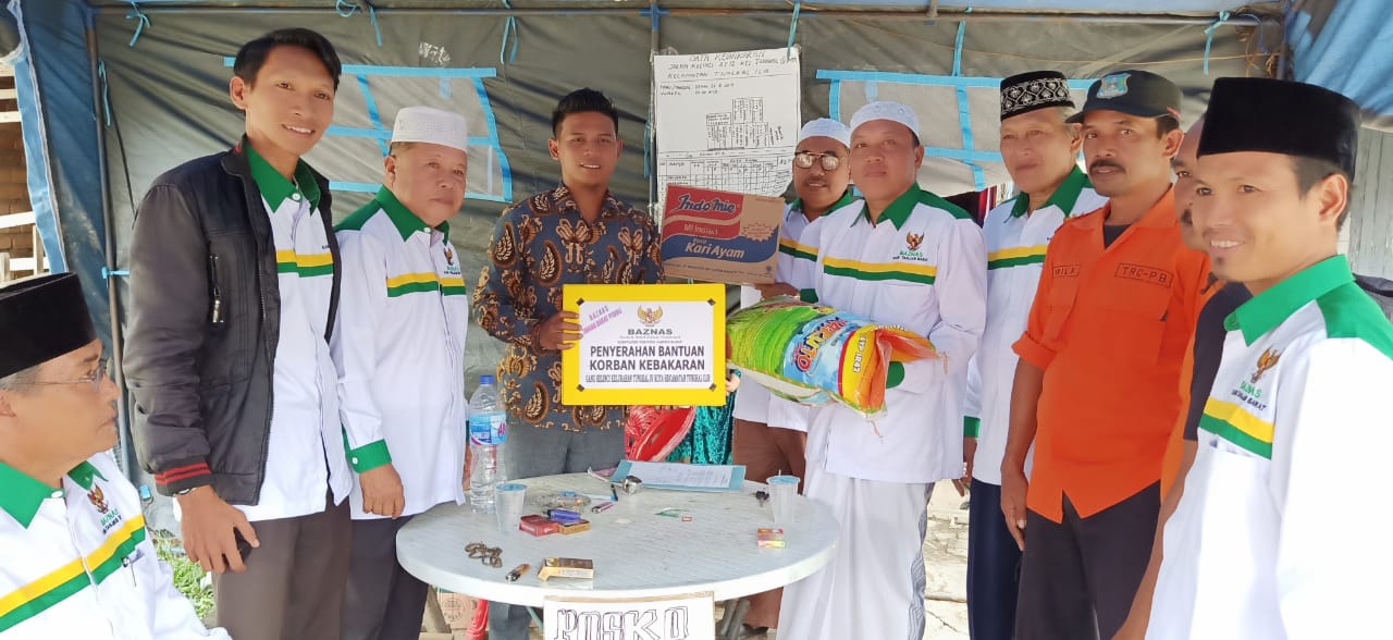 Baznas Tanjabbarat Serahkan Bantuan ke Korban Kebakaran di Gg.  Kelinci