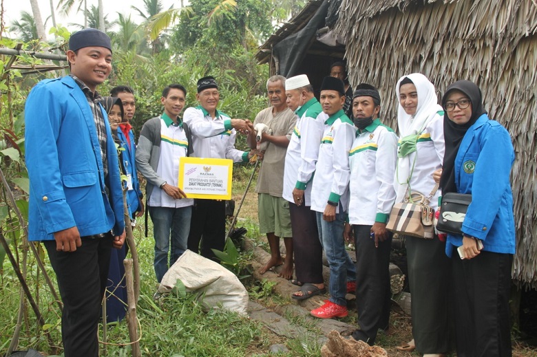 Baznas Bantu Bibit Ternak Dan Sembako