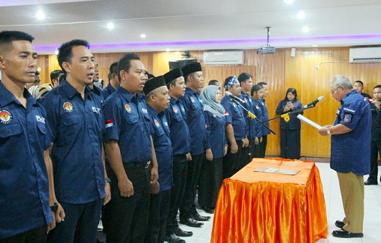 Lantik Pengurus Forum Honorer Tanjab Barat, Ini yang Disampaikan Bupati Safrial