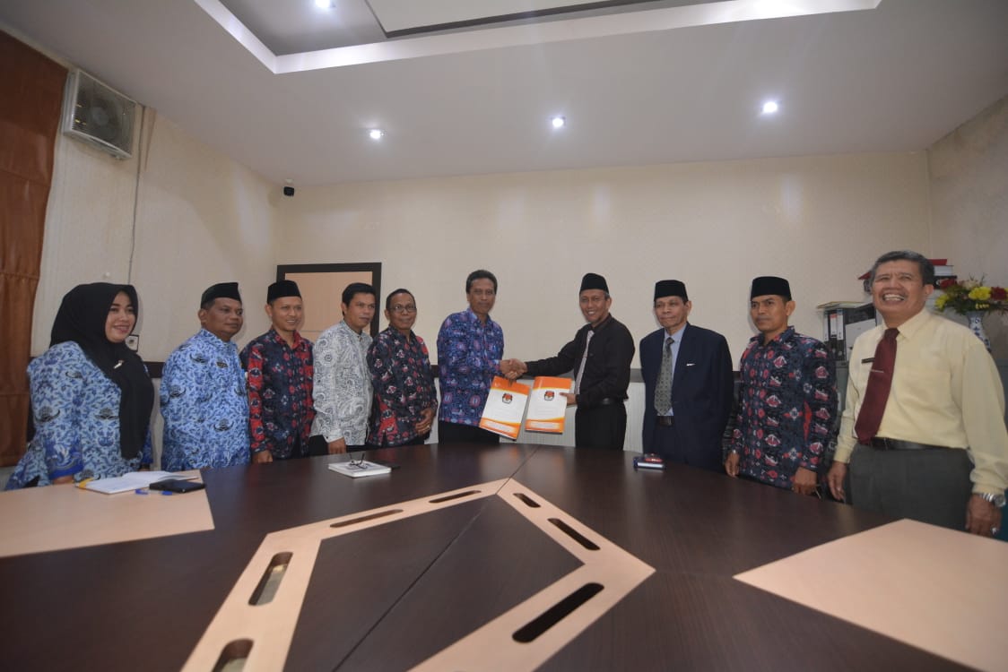 Pemkab-KPU Tanjabbarat Teken NPHD Anggaran Pilkada 2020