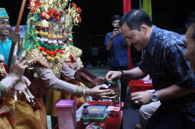 Staf Ahli Bupati Mulyadi, Hadiri Kesenian Sumatera Selatan.