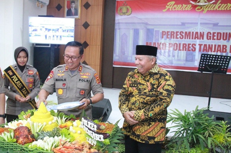 Safrial Hadiri Peresmian Gedung Polres Tanjab Barat yang Baru