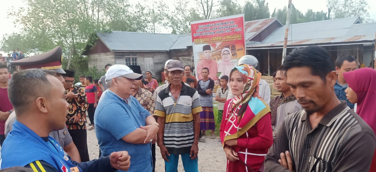 Tinjau Korban Kebakaran Di Senyerang, Bupati Himbau Masyarakat Lebih Waspada