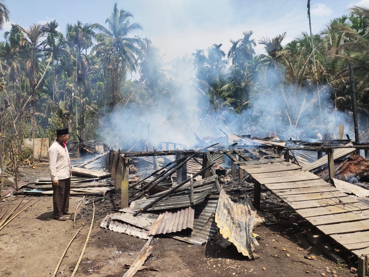 Satu Rumah Warga Sei Landak Ludes Terbakar