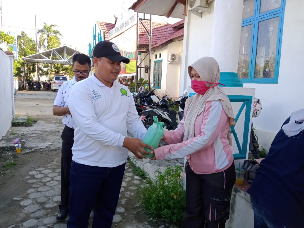 Saka Bakti Husada Bagikan Disinfektan Gratis Untuk Masyarakat