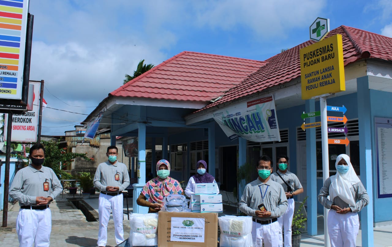 Tzu Chi Sinarmas Perwakilan Lontar Papyrus Bantu APD Untuk Para Tenaga Medis di Tanjung Jabung Barat