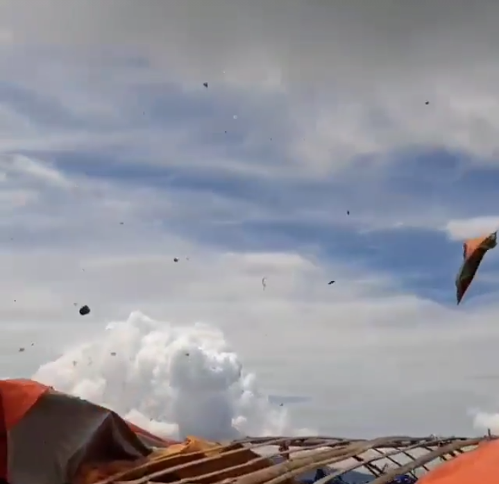 Angin Punting Beliung Hancurkan Tenda di Wisata Tirai Embun Kerinci