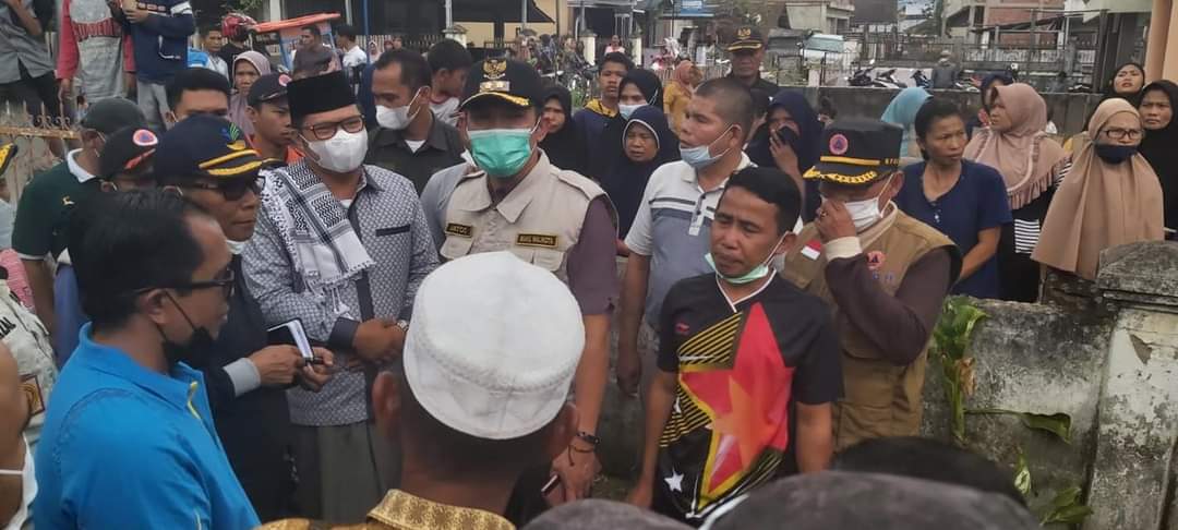 Wawako Antos Tinjau Lokasi Kebakaran Dujung Sakti