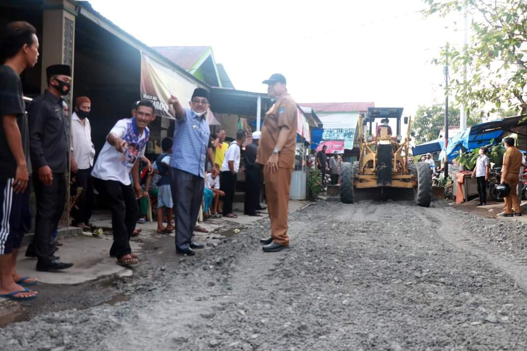 Disidak Bupati UAS, Jalan Rusak di Lorong Obat Nyamuk Langsung Ditambal