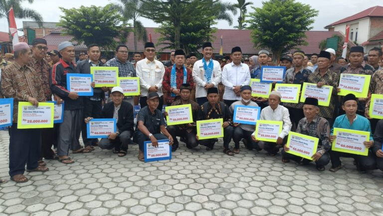 Gubernur Al Haris Bantu Ribuan Rumah Ibadah dan Lembaga Pendidikan Keagamaan. Berikut Datanya