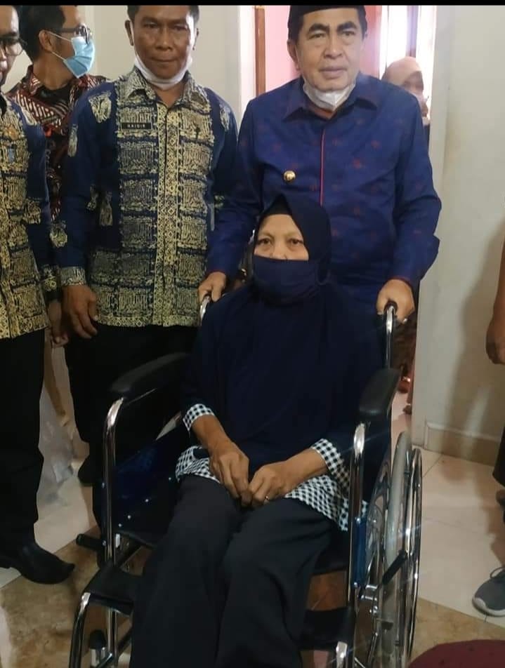 Penyandang Disabilitas Mendapat Perhatian Serius, Wako AJB Beri Alat Bantu 