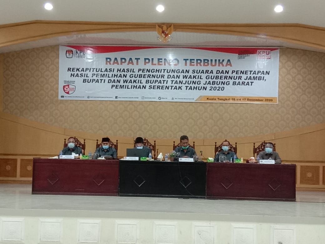 Rapat Pleno Rekapitulasi Perhitungan Suara Pilkada Kabupaten Tanjab Barat Rampung