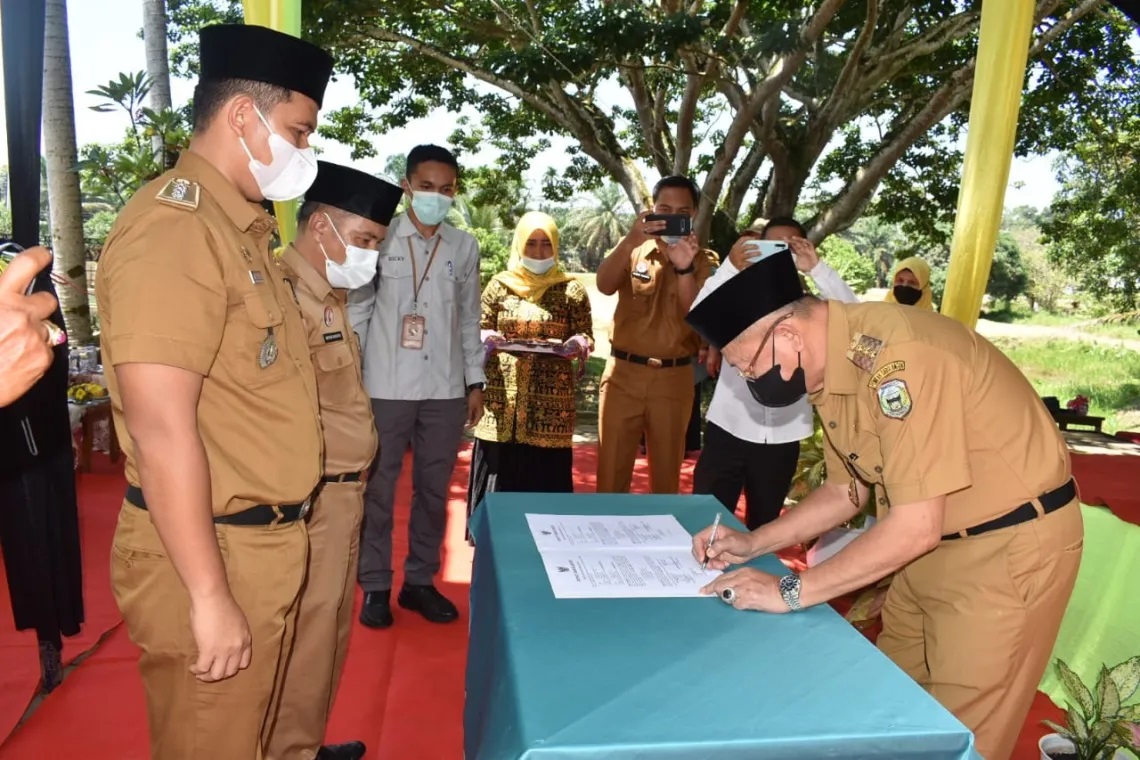 Bupati Sarolangun Hadiri Sertijab Camat Bathin VIII