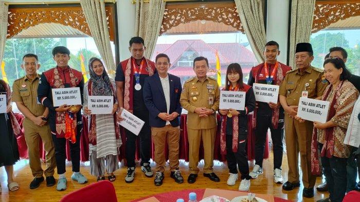 Gubernur Jambi Al Haris Berikan Bonus untuk Peraih Medali SEA Games Kamboja