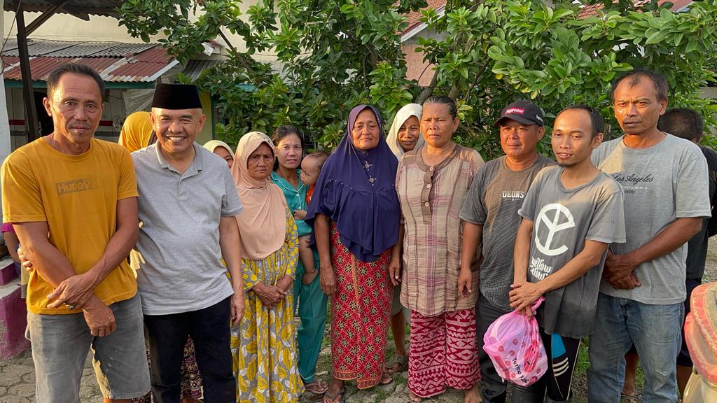 Misi Kemanusiaan Adirozal di Kabupaten Tebo, Salurkan Bantuan untuk Warga yang Terdampak Banjir