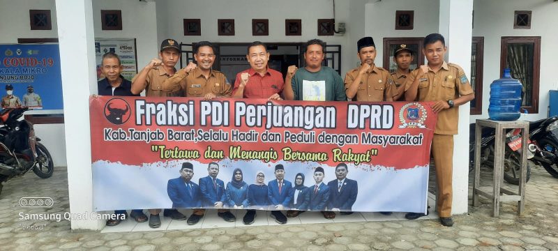 Fraksi PDI Perjuangan Tanjab Barat Berikan Bantuan Korban Kebakaran di Batangasam