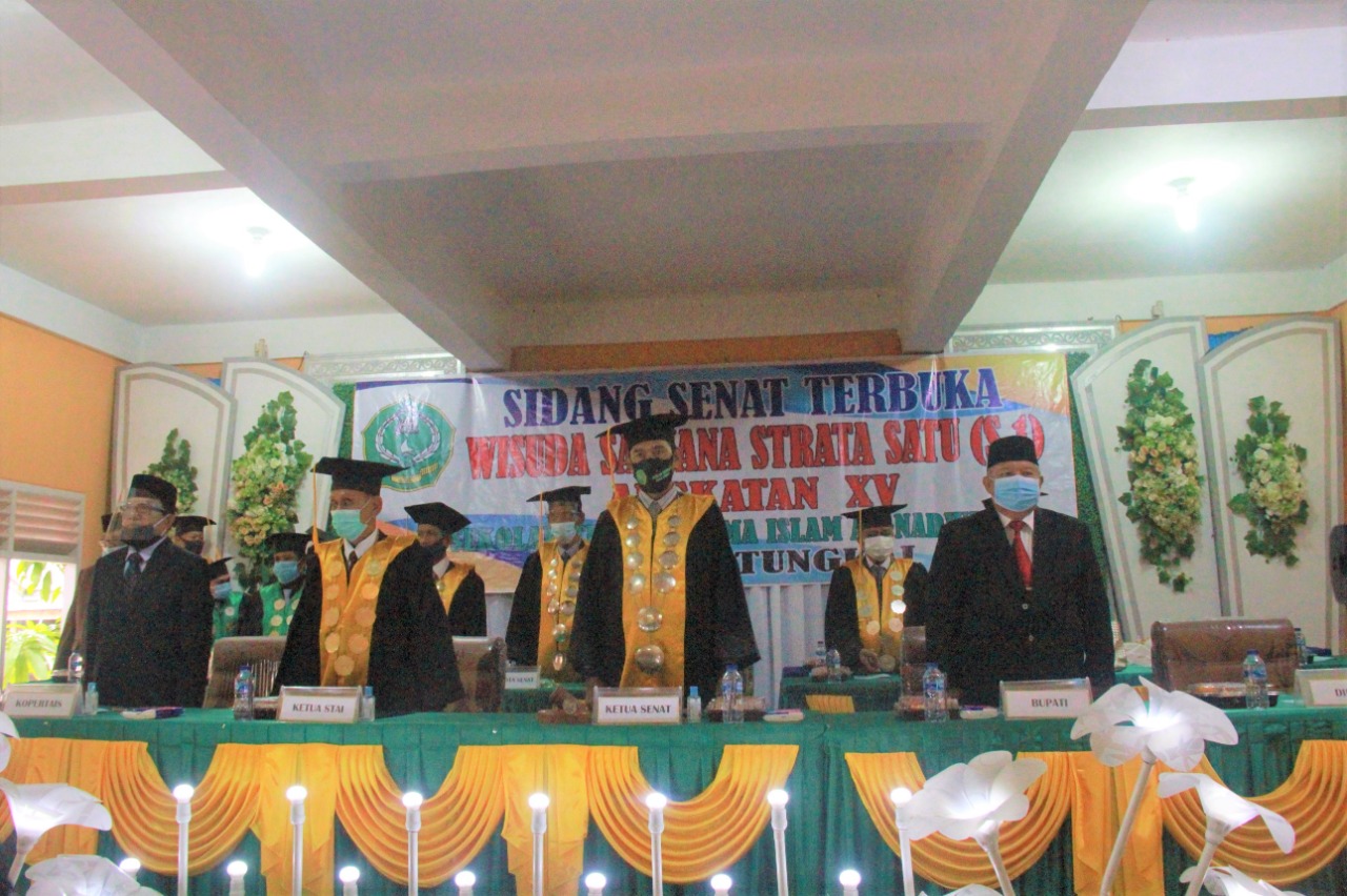 Bupati Safrial Hadiri Wisuda Sarjana STAI An Nadwah