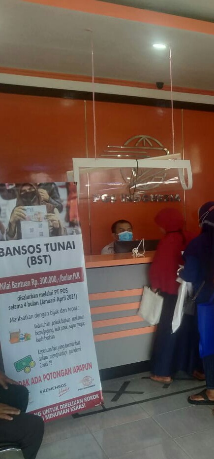 Warga Penerima BST: Terima Kasih Pemerintah dan PT Pos