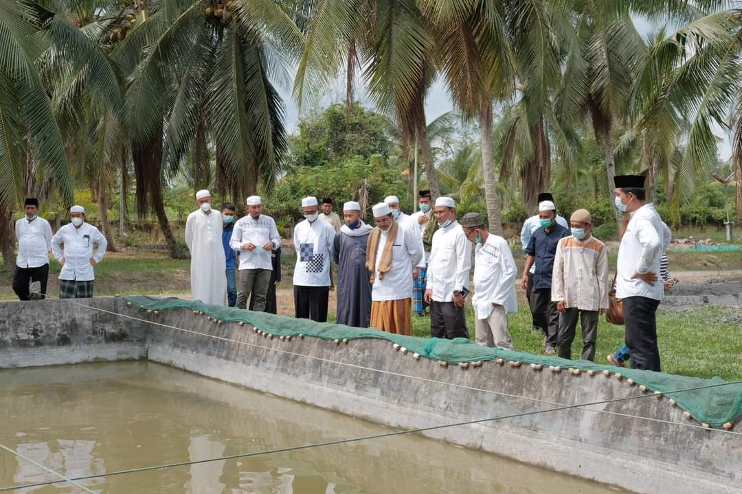 Bupati Anwar Sadat Tinjau Balai Benih Ikan