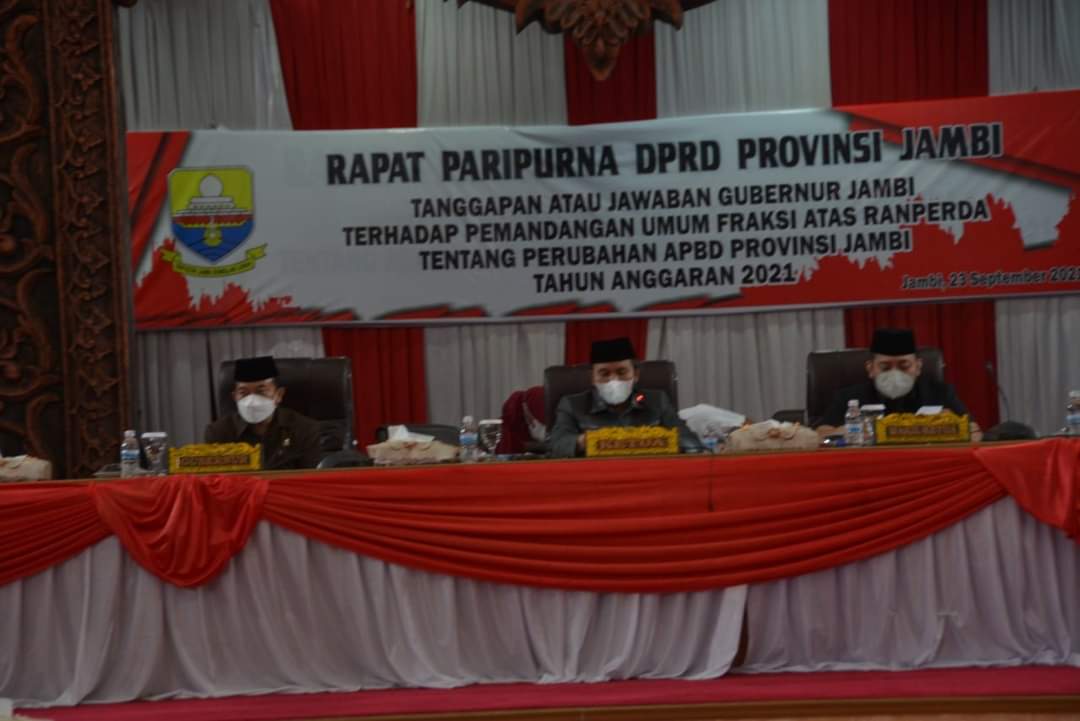 Gubernur Al Haris Sampaikan Jawaban Terhadap Pemandangan Umum Fraksi-Fraksi atas APBDP 2021