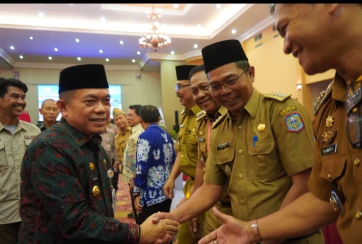 Gubernur Al Haris Perkokoh Peran Camat di Masyarakat