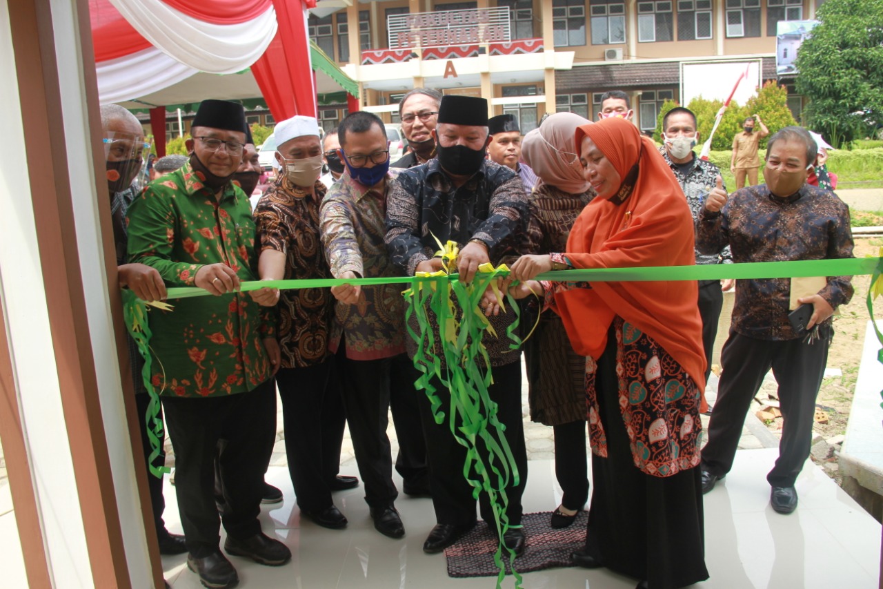 Bupati Safrial Resmikan Mushola Fakultas Perternakan UNJA